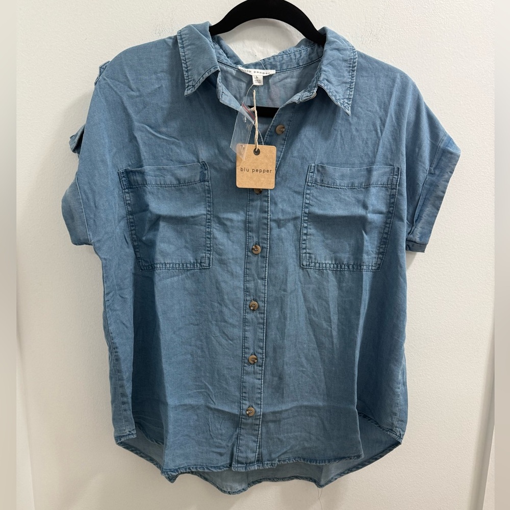 Blu Pepper Short Sleeve Button-Front Chambray Shirt - Light Blue